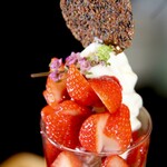 Cafe Lisas - 苺パフェ