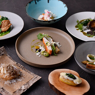 地産地消。五感で愉しめる彩豊かな一皿をご堪能ください