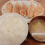 好吃餃子店 - 