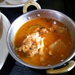 イーマサラ - ネパール風スープカレー。大根が入っています。