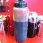 ラーメン二郎 - 卓上調味料