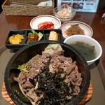 韓国家庭料理 だひゃん - 牛プルコギ石焼定食1050円