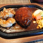 ラルコーン ルート63 - ハンバーグ&チキン シングル   ライス、お味噌汁付き  ¥940
