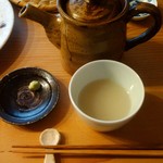 一東菴 - 蕎麦屋は、粉にこだわり、蕎麦湯にも、こだわりの粉入り。