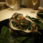 ヤマガタ サンダンデロ - 庄内の岩牡蠣は有名…
            モロヘイヤソースとともにいただきます