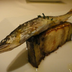 ヤマガタ サンダンデロ - お茄子に、稚鮎。
      これまた絶妙なバランス＆苦み！