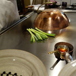 銀座うかい亭 - 焼きタラバガニ・九条葱焼