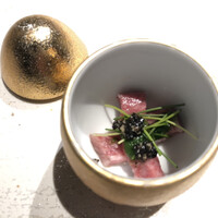 神戸牛炉釜ステーキ GINZA KOKO炉 - イチボ、黒トリュフ、芽ネギのアミューズ