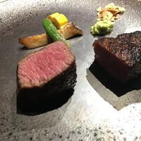 神戸牛炉釜ステーキ GINZA KOKO炉 - 左シャトーブリアン、右サーロイン、ミディアムレアでいただきました
