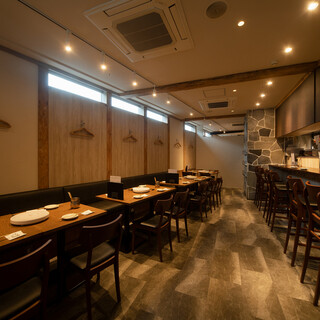 シーンに合ったお席をご用意しております。