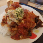 松屋 - ごろごろチキンのチーズトマトカレー