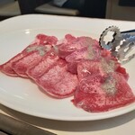 焼肉 春香園 - タン塩    1000円