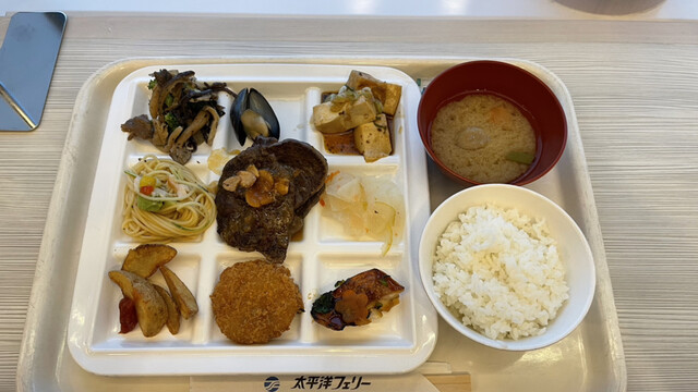 レストラン サントリーニ 中野栄 | フェリー内ビュッフェレストラン