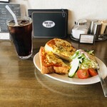 ワンオフカフェ - たまごとチーズ カレー風味トースト＋アイスコーヒー　５５０円