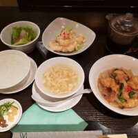 廣東料理 民生 ヒルトンプラザウエスト店 - 選べるランチ。1100円。これにデザートつき。