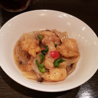 廣東料理 民生 ヒルトンプラザウエスト店 - 本日の一品。鶏肉の黒胡椒炒め。