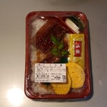 道の駅 両神温泉 薬師の湯 農林産物直売所 - 料理写真:特上 うな重(730円)