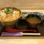 酒彩料理 茂正 - ・親子丼 900円/税抜