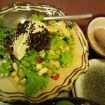 Yushokubouya Bettei Bimikyuushin - 豆腐サラダゴマダレ