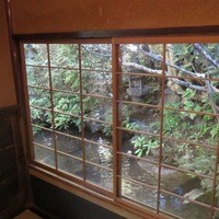 瓢亭 本店 - 窓の外には疏水