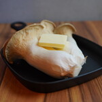 和牛焼肉食べ放題 ヤキニクギャング - 【焼き野菜】エリンギバター