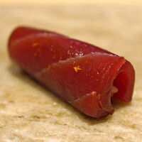 すし寿 - 鮪のづけの握り　振り柚子で