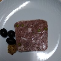 ソンブルイユ TOKYO - ソンブルイユさんオリジナルレシピのパテドカンパーニュ⭐️豚肉、仔牛肉、鶏レバーなど使用。