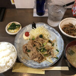 家庭料理居酒屋 よってって - ♪なんちゃってプルコギ定食 ¥500