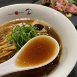 Japanese Soba Noodles 蔦 - より動物系が太くなったスープ