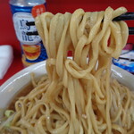 ラーメン二郎 - モグモグしてる時にこうやって冷ます！