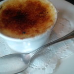 ア・ヴォートル・サンテ - 2012年某日ランチ：デザート①　オープンカウンターでバーナーされたクリームブリュレ