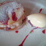 ア・ヴォートル・サンテ - 2012年某日ランチ：デザート②　目の前で皮をむいた生の桃のさっくりパイと、牛乳のソルベ