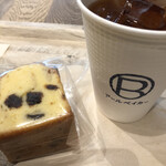 R Baker - 黒いちぢく＆ゴルゴンゾーラパウンドケーキとアイスティー