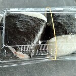 マル味 - おにぎり　の（鮭）140円、（ネギ味噌）150円
プラケースに入ってた