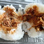 マル味 - ネギ味噌おにぎりを割ってみた
程よい具材の量で食欲が湧く味わい