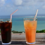 カフェくるくま - アイスコーヒーとグアバジュース