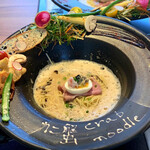 カニ蟹 crab noodle 三宮 - 器がも大きい！