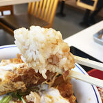 Katsuya - つゆが染みた白飯も美味いんですよね〜。ガツガツと口の中にかっ込んで食べましょう（笑）