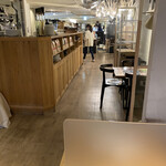 Cafe & Books Bibliotheque - 