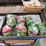 安田農園 ふれあい市場 - 料理写真:ピーマン売場