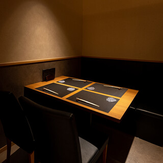 2～6名様でご利用いただける完全個室あります