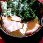 家系ラーメン とらきち家 - チャーシューメン820円+のり80円