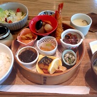 赤坂うまや 新宿 - 和食の朝食