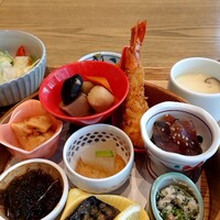 赤坂うまや 新宿 - 和食の朝食