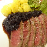 美酒肴房 松圭 - 黒毛和牛のローストビーフ　特製赤ワインソースで