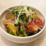 トンテキ食堂8 - 七色のマリネ(350円)