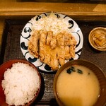 越後屋平次 - 鶏もも山賊あげ定食