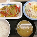 松屋 - 青椒肉絲定食ライスミニ　660円