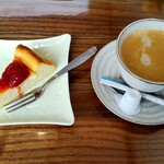 Teuchi Soba Ando Kafe Dan - グルテンフリーのチーズケーキとコーヒー