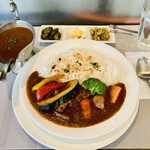 パパス - 料理写真:本日のお勧めカレー、豚肉と7種野菜カレー